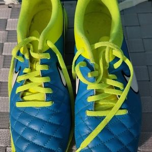 Womens soccer cleats